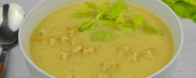 крем-суп из сельдерея с картофелем